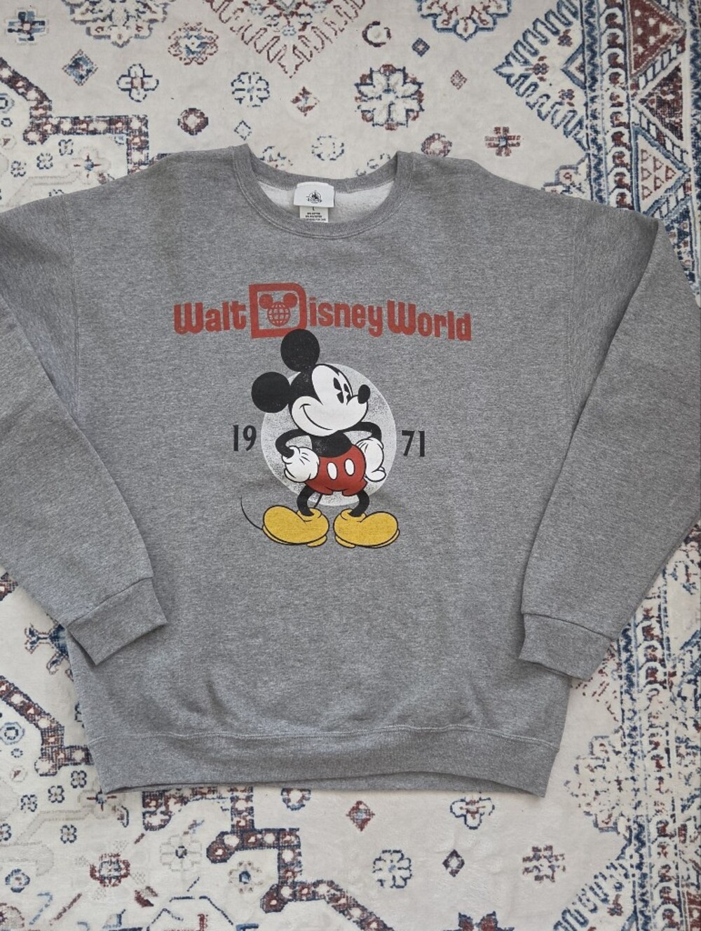 Official Walt Disney World Park Merch Mickey Graphic Grey Crewneck Large EUC